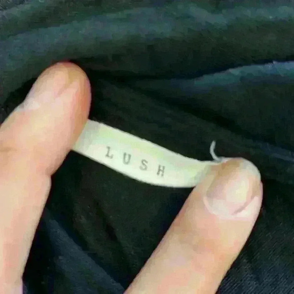 Lush Short Sleeve Top - Picture 3 of 9